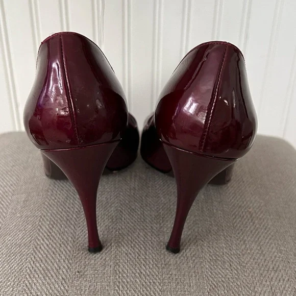 Stuart Weitzman Vintage Maroon Patent Leather Heels Size 8 - Picture 6 of 10